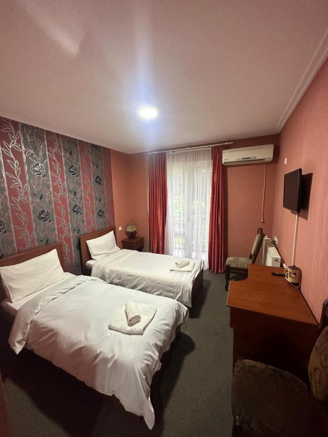 Imeri Park Hotel Kutaisi Bagian luar foto