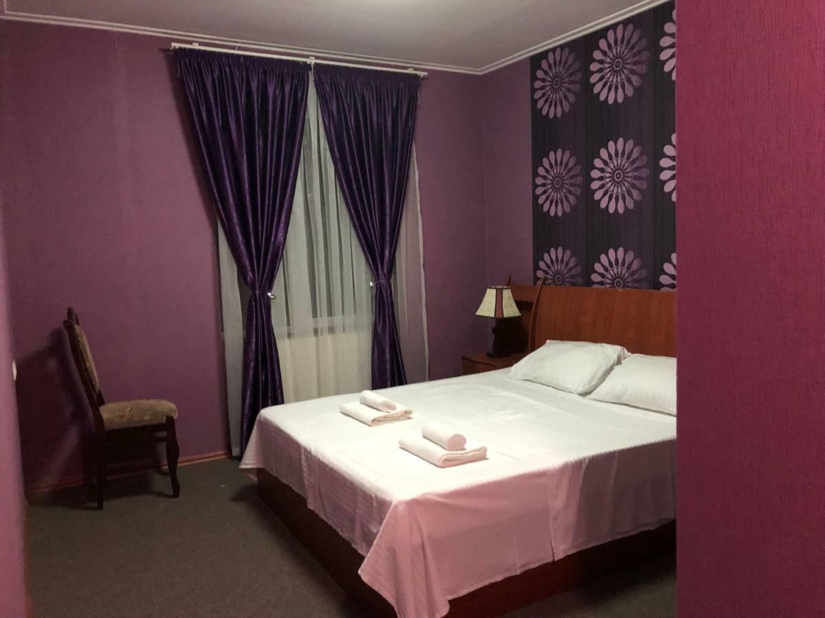 Imeri Park Hotel Kutaisi Bagian luar foto